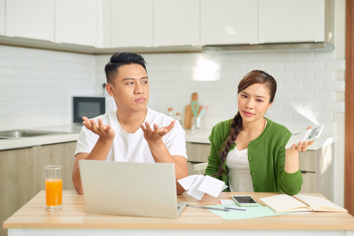 Vấn đề về tài chính trong hôn nhân không còn đáng ngại với 5 cách này! 35 mâu thuẫn tài chính trong hôn nhân