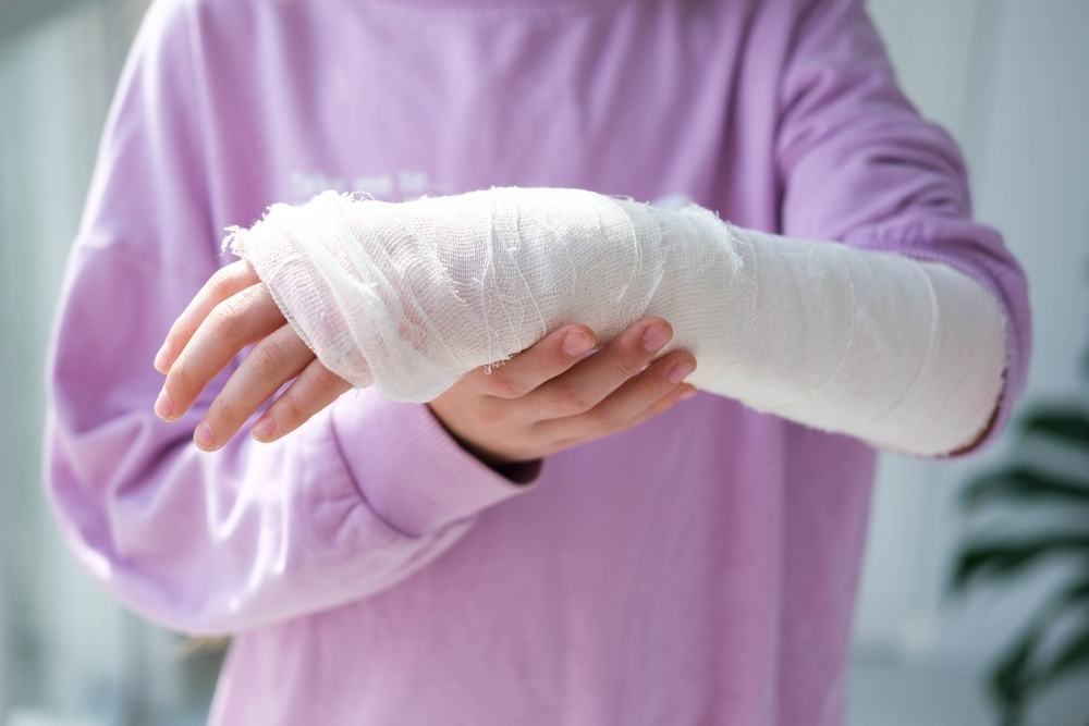 Chăm sóc người bệnh sau khi bó bột như thế nào để mau bình phục