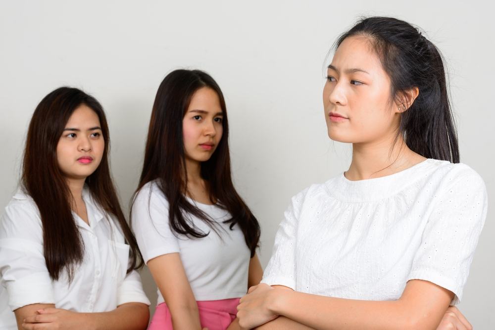9 cách nhanh nhất để nhận biết đâu là người bạn chơi xấu sau lưng