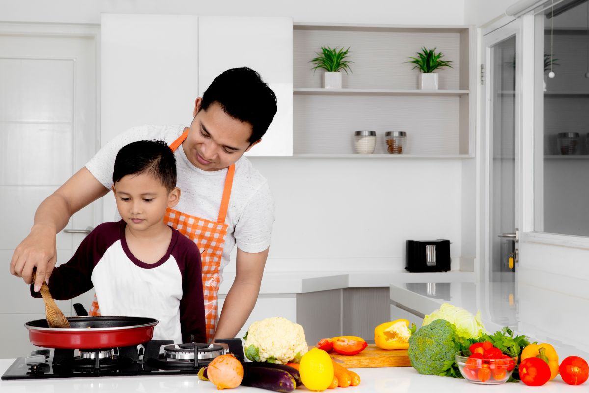 4 lợi ích của việc dạy con nấu ăn ba mẹ nên biết để hướng dẫn con từ sớm 33 04 lợi ích của việc dạy con nấu ăn