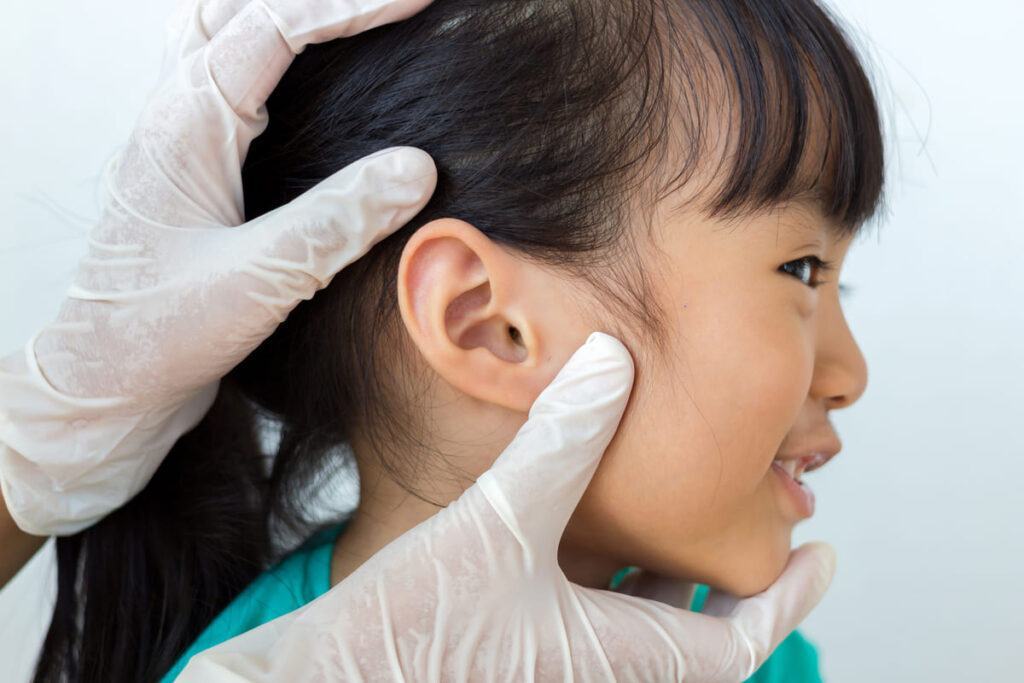 kiểm tra thính giác của trẻ
