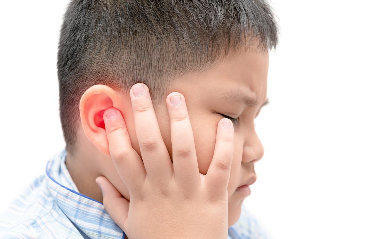 Trẻ sơ sinh bị nhiễm trùng tai thường có 5 biểu hiện điển hình này! 38 nhiễm trùng tai viêm tai giữa