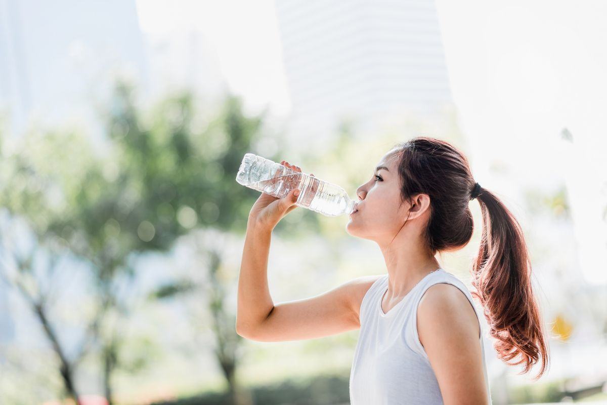 uong-nuoc Uống nước đầy đủ là cách thải độc cơ thể