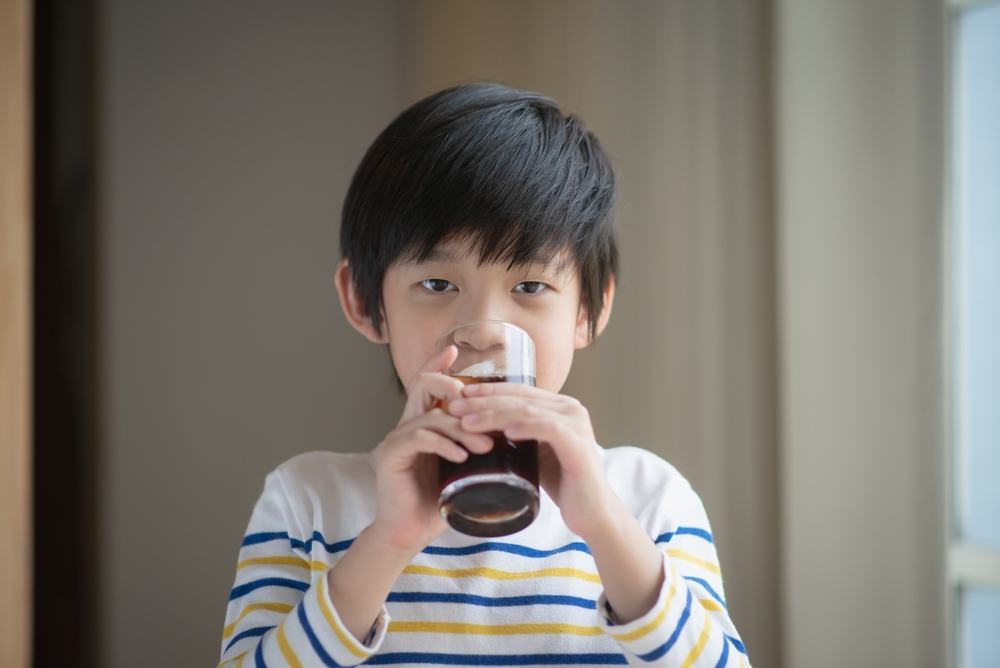 Con sẽ hạn chế uống nước ngọt nếu ba mẹ biết những bí quyết này