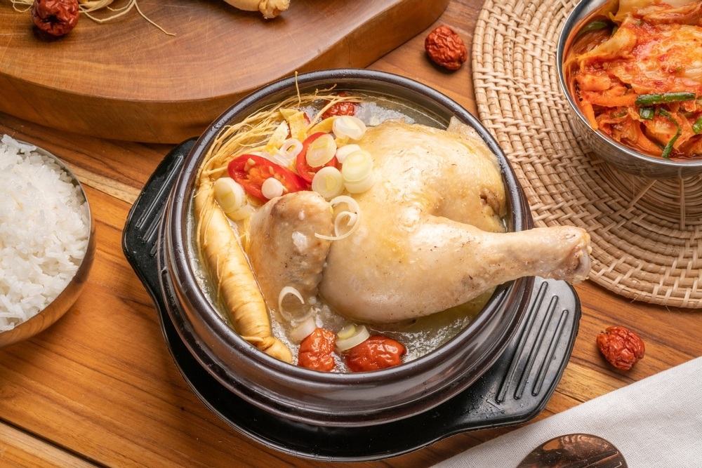 các món ăn Hàn Quốc là món Samgyetang các món ăn Hàn Quốc là Samgyetang