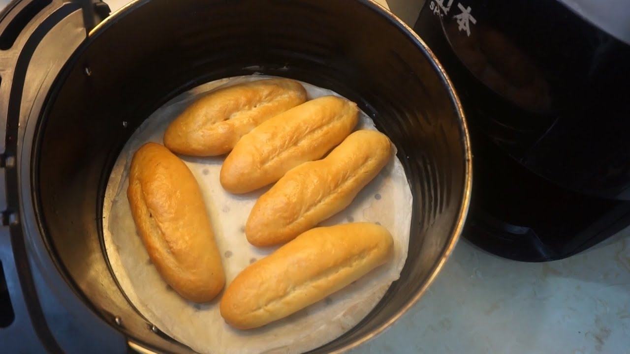 làm bánh bằng nồi chiên không dầu với món bánh mì làm bánh bằng nồi chiên không dầu với bánh mì