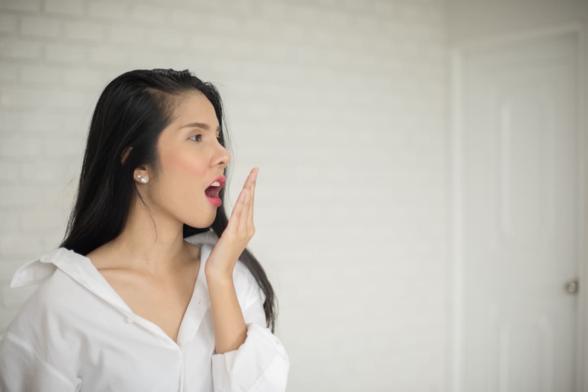 Miệng có vị kim loại hoặc vị máu: Vì sao lại có tình trạng này? 38 nguyên nhân miệng có vị kim loại