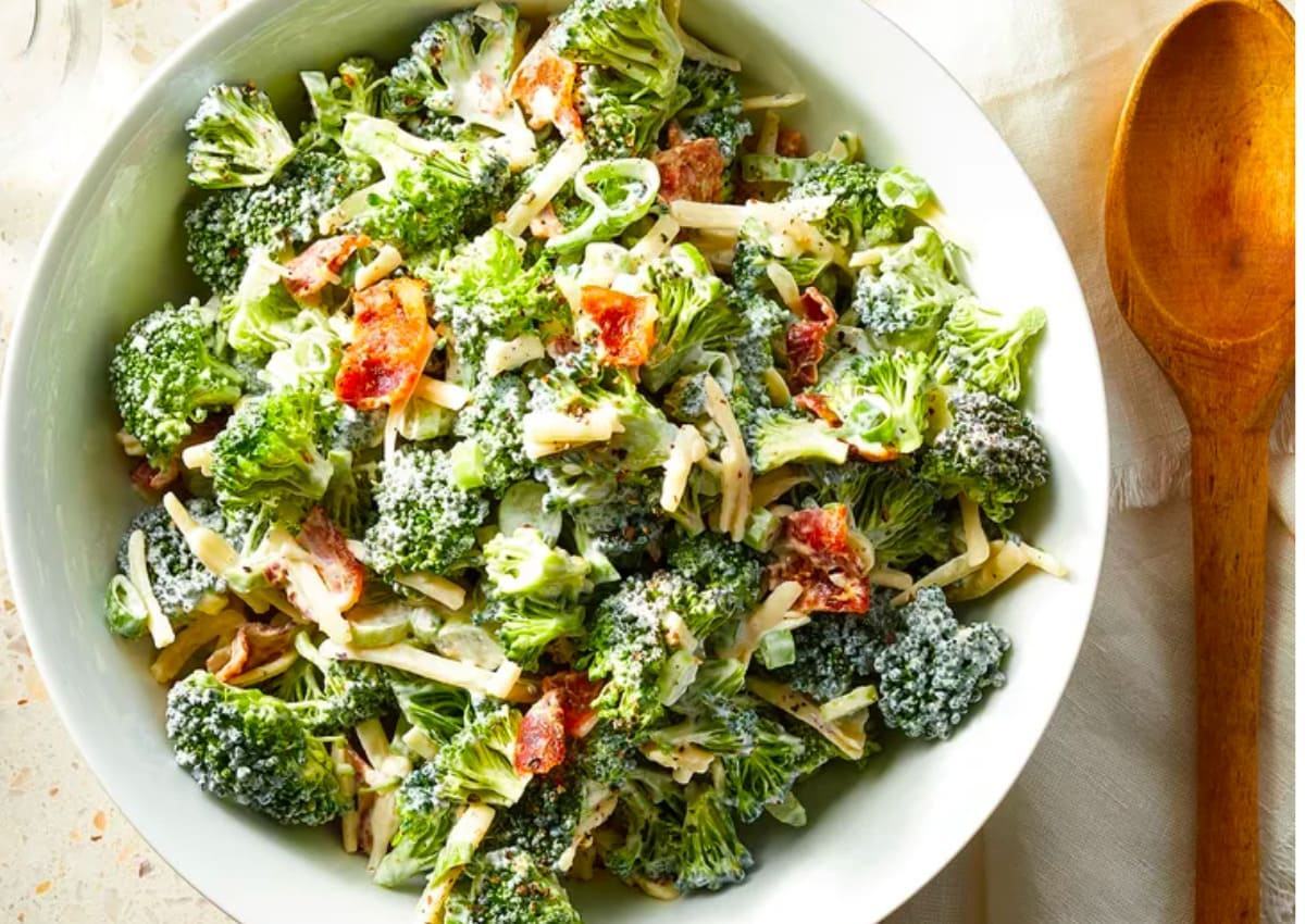 Gợi ý 19 món ăn thanh đạm đổi vị ngày Tết cho cả nhà khỏe, vui! 43 Salad bông cải xanh thanh đạm