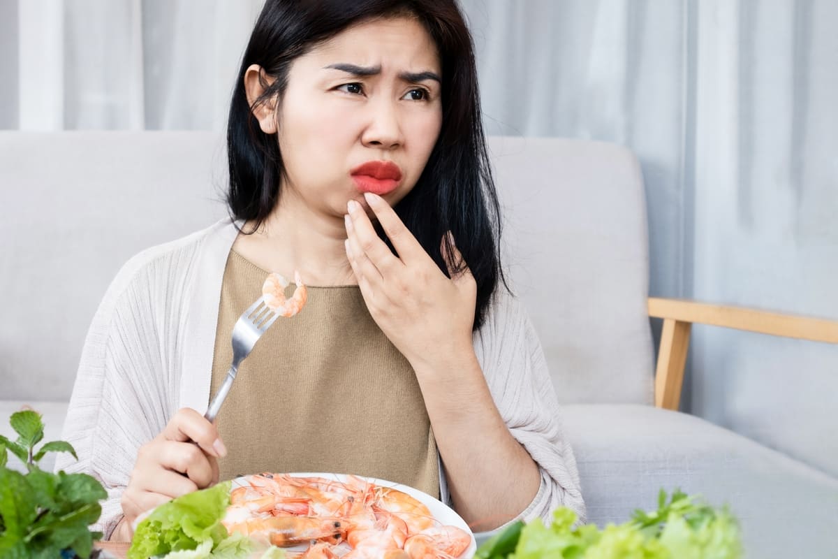 ngứa quanh miệng