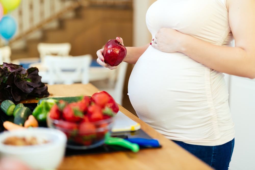 bí quyết sinh con đẹp và thông minh thông qua chế độ dinh dưỡng