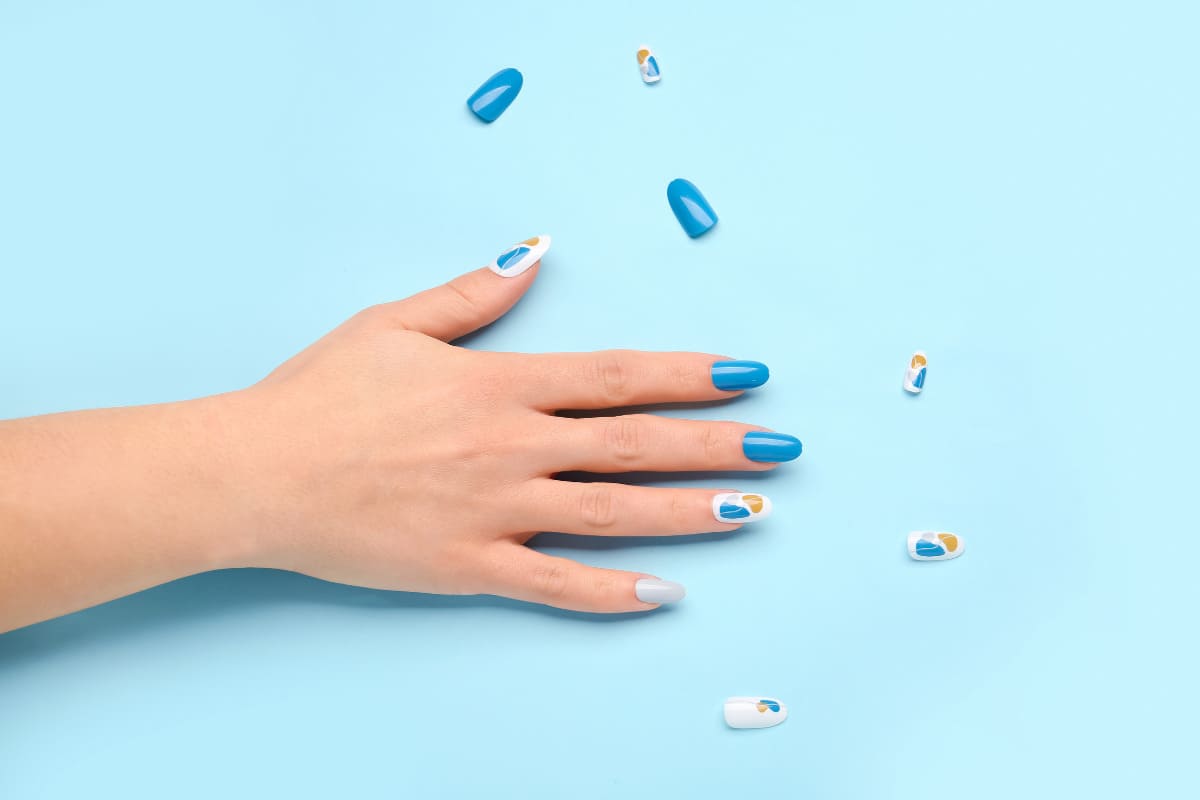 20+ mẫu nail màu xanh dương cho nàng đi biển cực xinh 65 20+ mẫu nail màu xanh dương cho nàng đi biển cực xinh 31