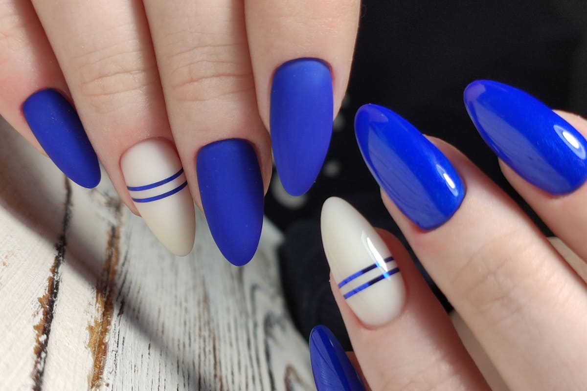 20+ mẫu nail màu xanh dương cho nàng đi biển cực xinh 66 20+ mẫu nail màu xanh dương cho nàng đi biển cực xinh 32
