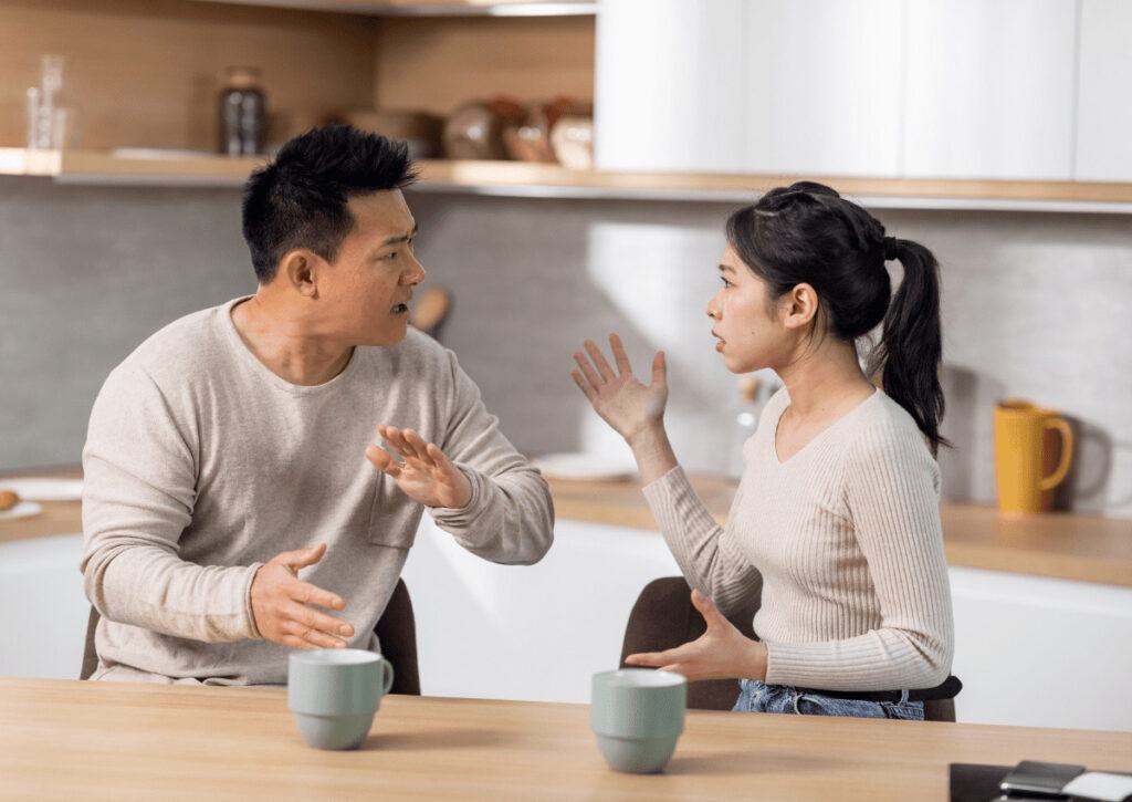 nguyên nhân vợ chồng cãi nhau do tiền bạc