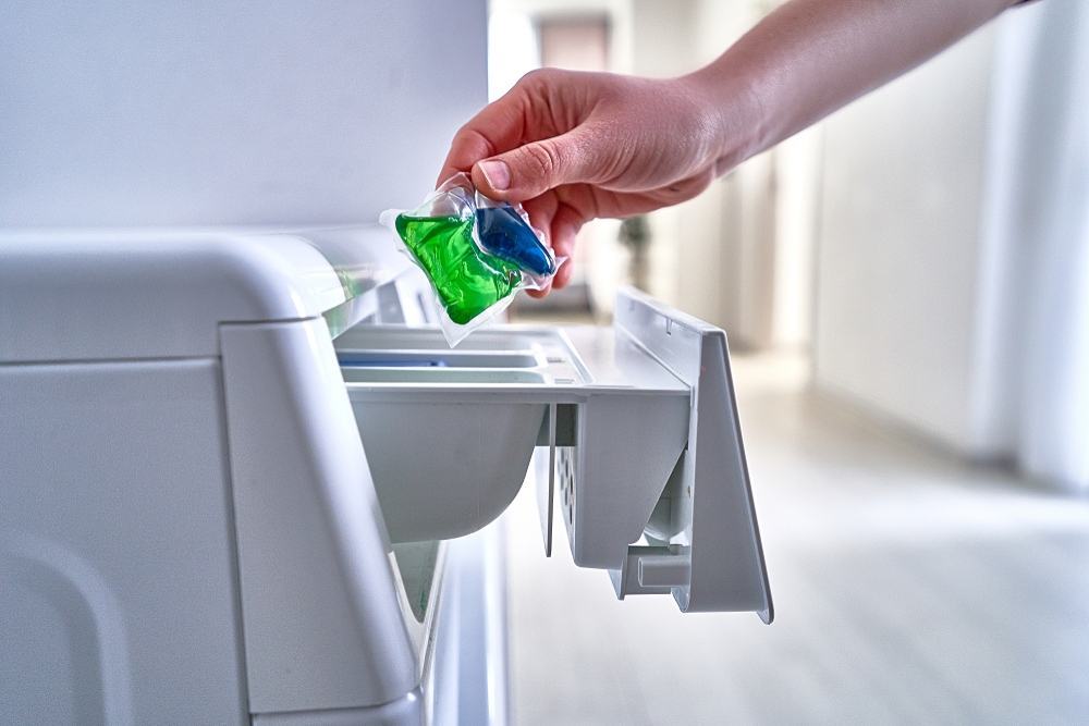 Cách sử dụng viên giặt quần áo hiệu quả và tiết kiệm Cách sử dụng viên giặt quần áo hiệu quả