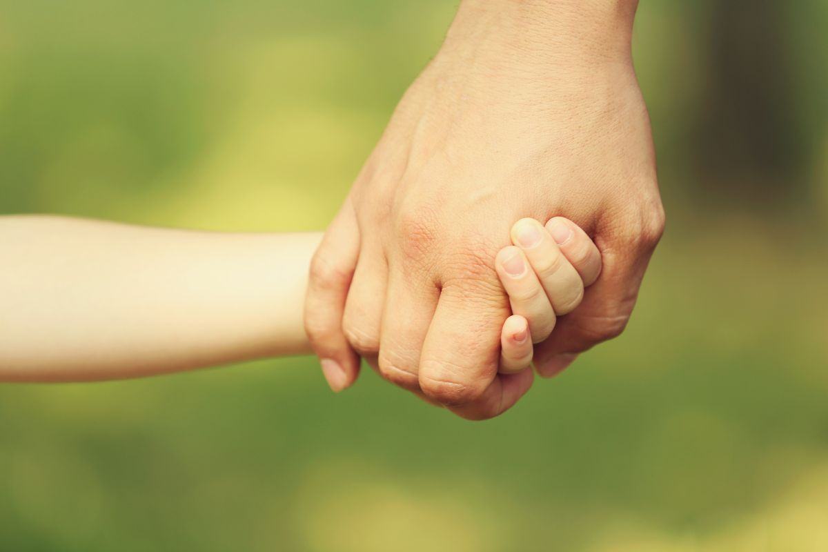 An ủi con cái đồng hành cùng con