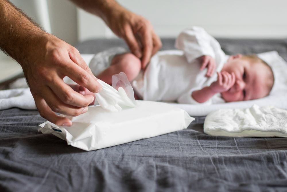 có nên dùng khăn ướt cho trẻ sơ sinh và tiêu chí chọn khăn giấy ướt có nên dùng khăn ướt cho trẻ sơ sinh và tiêu chí chọn sản phẩm