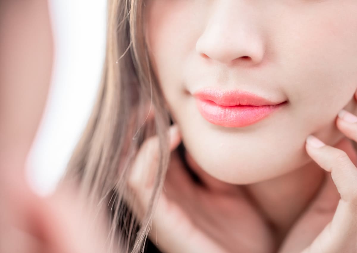 những cách trị thâm môi bằng mật ong