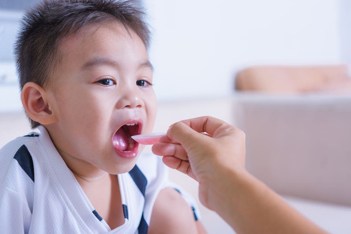 Trẻ nhỏ dùng vitamin bổ sung quá nhiều vitamin