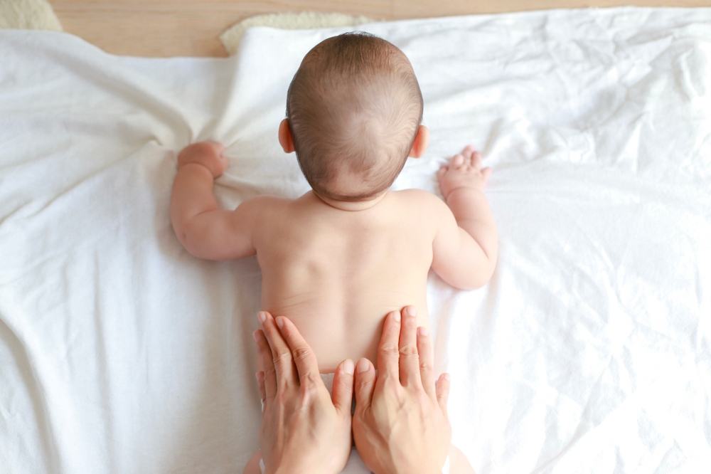 cách massage cho trẻ sơ sinh và thời điểm phù hợp cách massage cho trẻ sơ sinh và thời điểm thích hợp