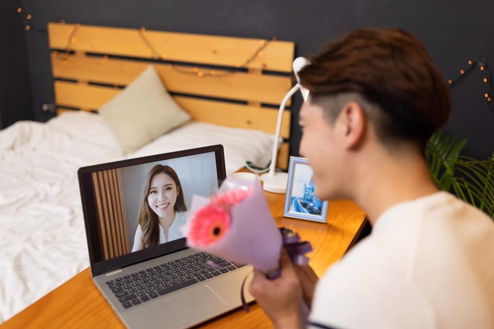 con trai thường làm gì khi nhớ người yêu nàng nên biết con trai thường làm gì khi nhớ người yêu nàng cần biết