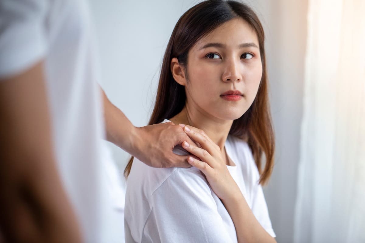 Đã kết hôn nhưng lại yêu người khác, làm sao để gỡ rối tơ lòng? 36 dấu hiệu đã kết hôn nhưng lại yêu người khác