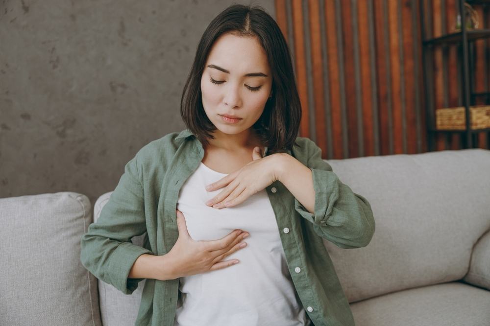 đầu nhũ hoa có hạt trắng khi mang thai