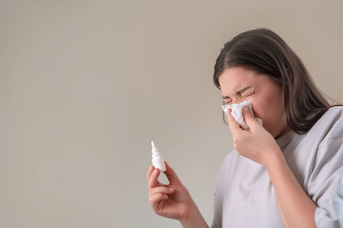 Bị nghẹt mũi khó chịu, mệt mỏi nên làm gì để thấy thoải mái hơn? 25 bị nghẹt mũi nên làm gì
