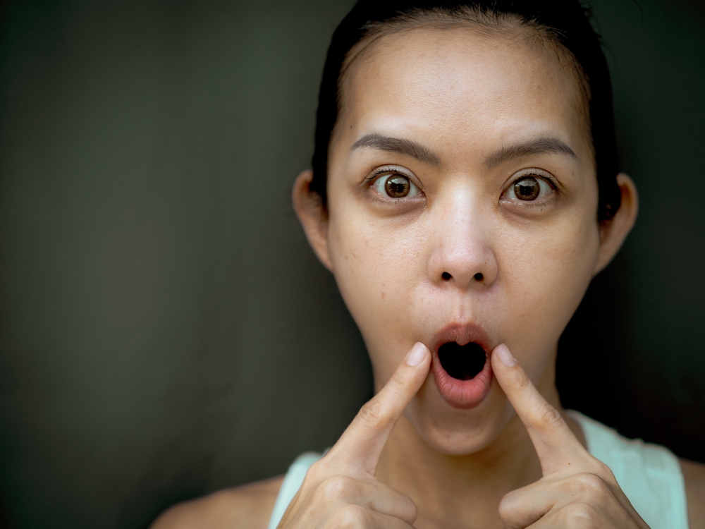 các bài tập yoga cùng tư thế cười nhẹ nhàng các bài tập yoga với tư thế cười nhẹ nhàng