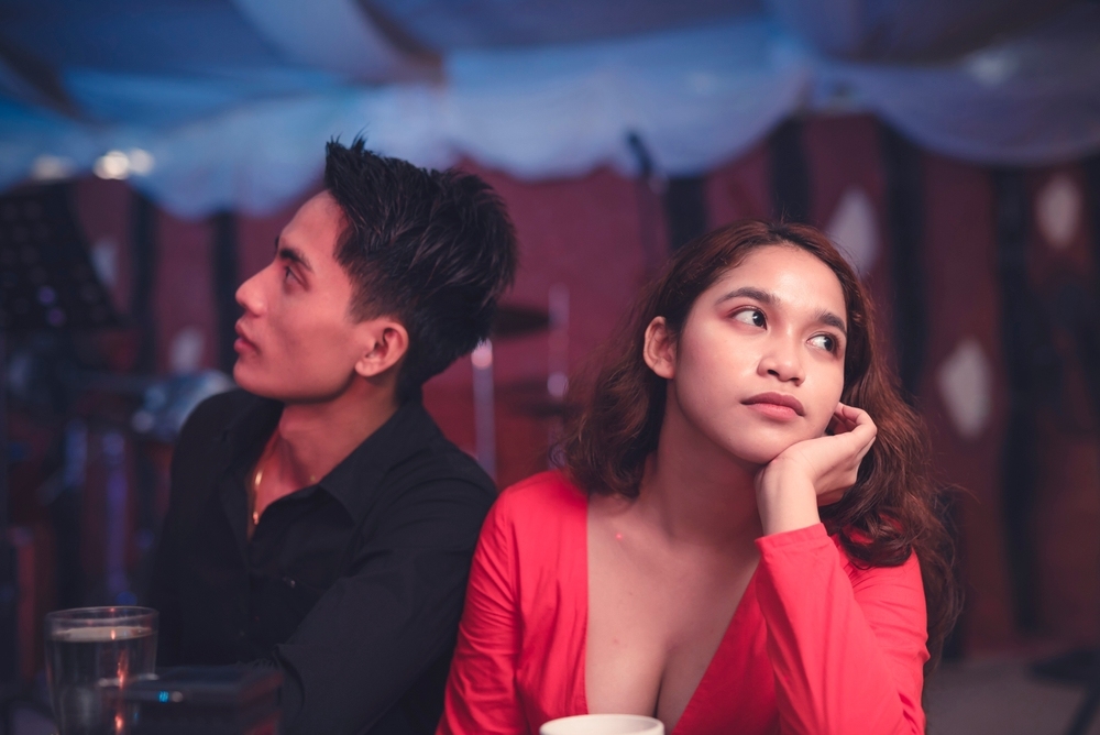 7 dấu hiệu của cặp vợ chồng sắp kết thúc là thường xuyên bận rộn 7 dấu hiệu của cặp vợ chồng sắp kết thúc là luôn bận rộn