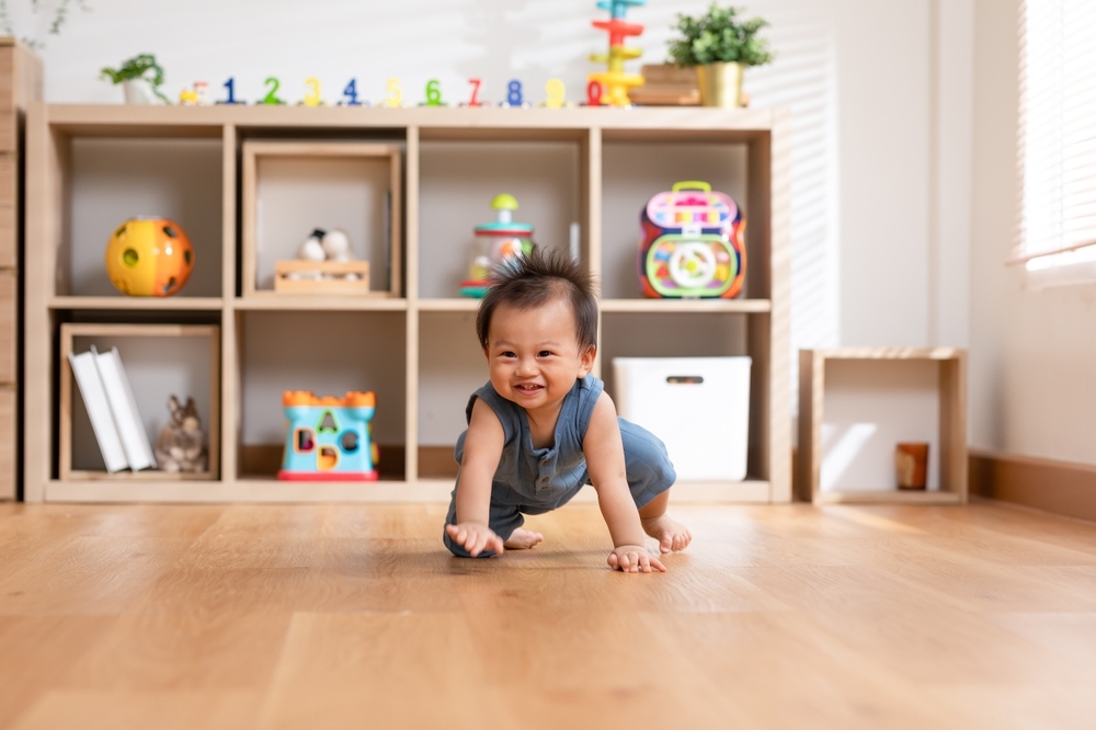 bé 17 tháng chưa biết đi có sao không​