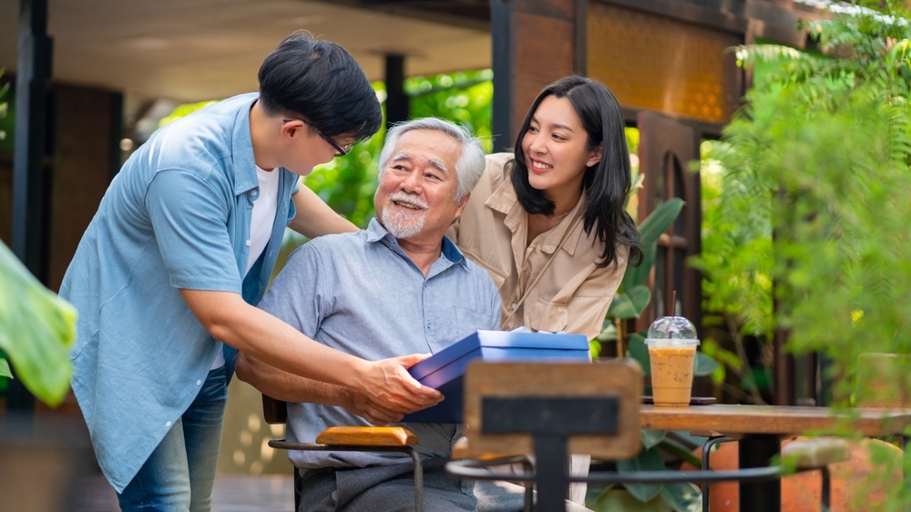 có nên báo hiếu cha mẹ khi từng bị cha mẹ làm tổn thương có nên báo hiếu cha mẹ khi từng bị tổn thương