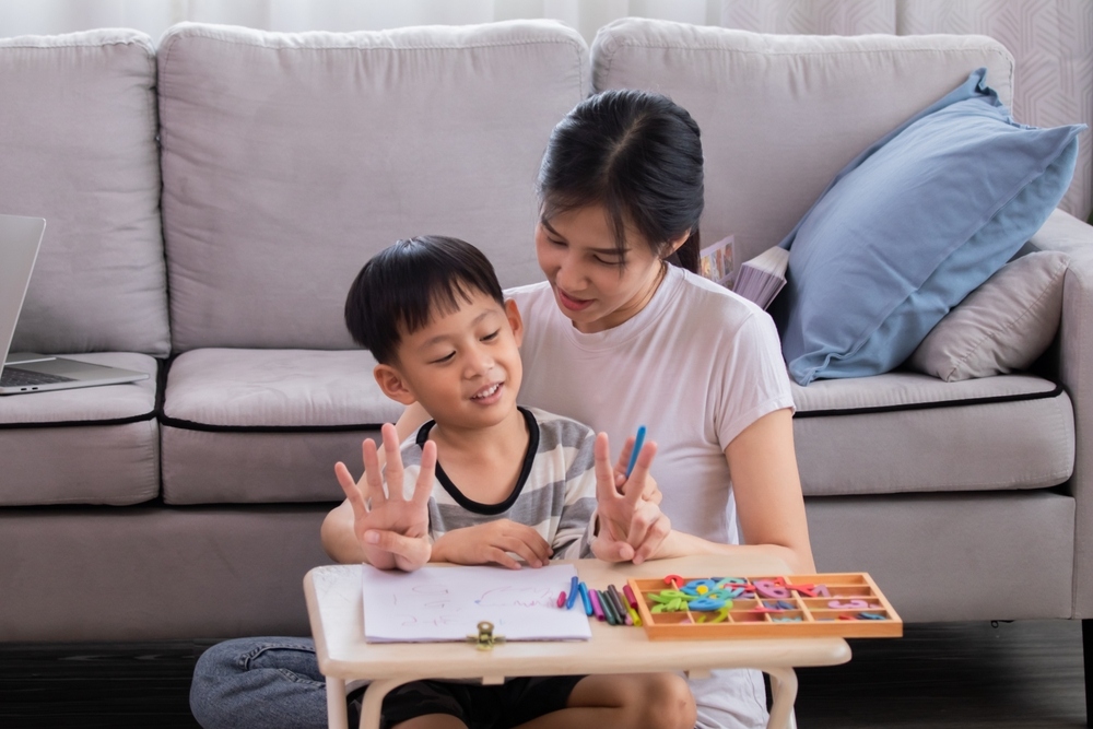 dạy con học làm sao để hỗ trợ mà không can thiệp quá mức dạy con học làm thế nào để hỗ trợ mà không can thiệp quá mức