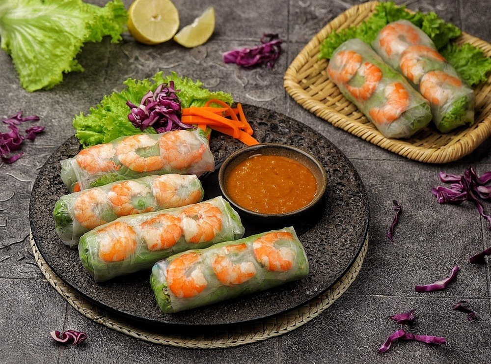 các món ăn mùa hè là gỏi cuốn tôm thịt hấp dẫn các món ăn mùa hè là gỏi cuốn tôm thịt