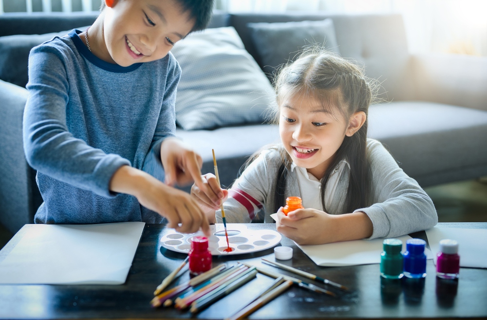 Làm sao để bạn giúp trẻ vượt qua và tránh tình trạng chai sạn cảm xúc Làm sao để ba mẹ giúp trẻ vượt qua và tránh tình trạng chai sạn cảm xúc