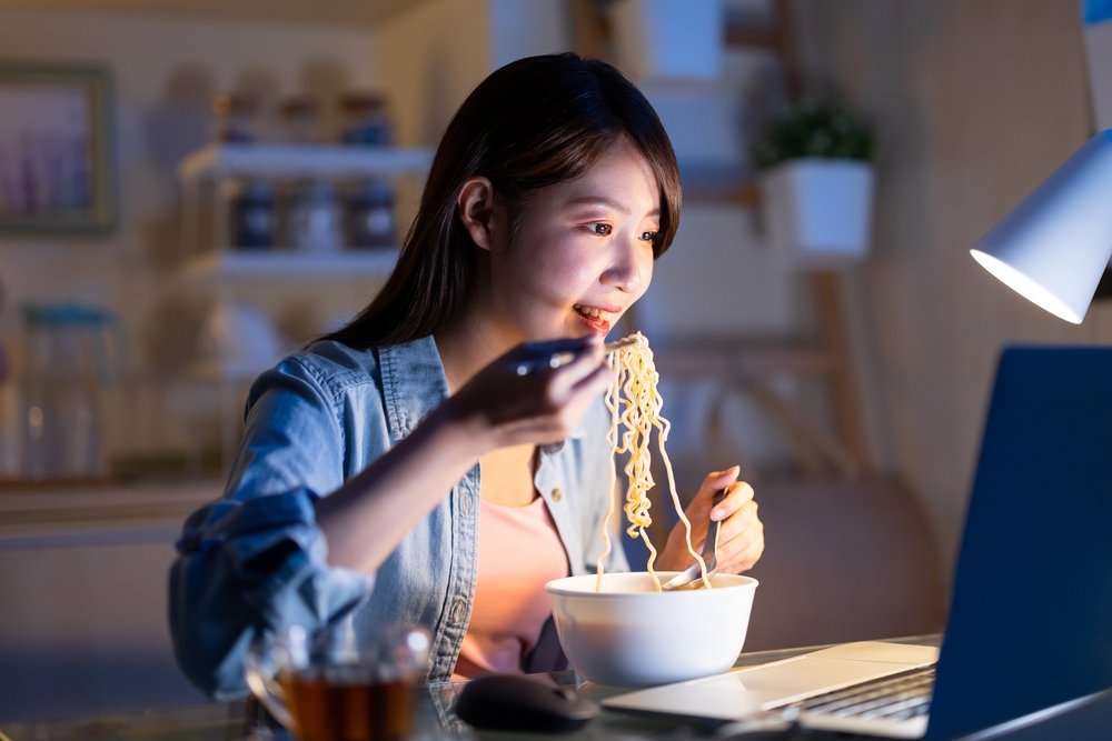 thói quen khiến bắp tay to chính là ăn uống thiếu kiểm soát thói quen khiến bắp tay to là ăn uống thiếu kiểm soát