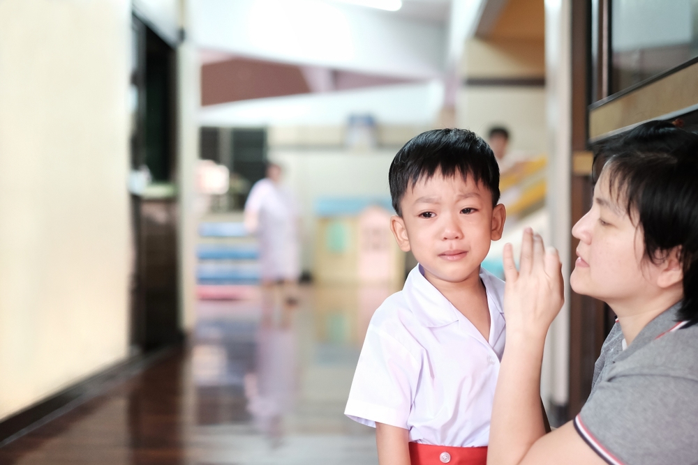 các nguyên nhân khiến trẻ bị khủng hoảng khi đi nhà trẻ Nguyên nhân khiến trẻ bị khủng hoảng khi đi nhà trẻ