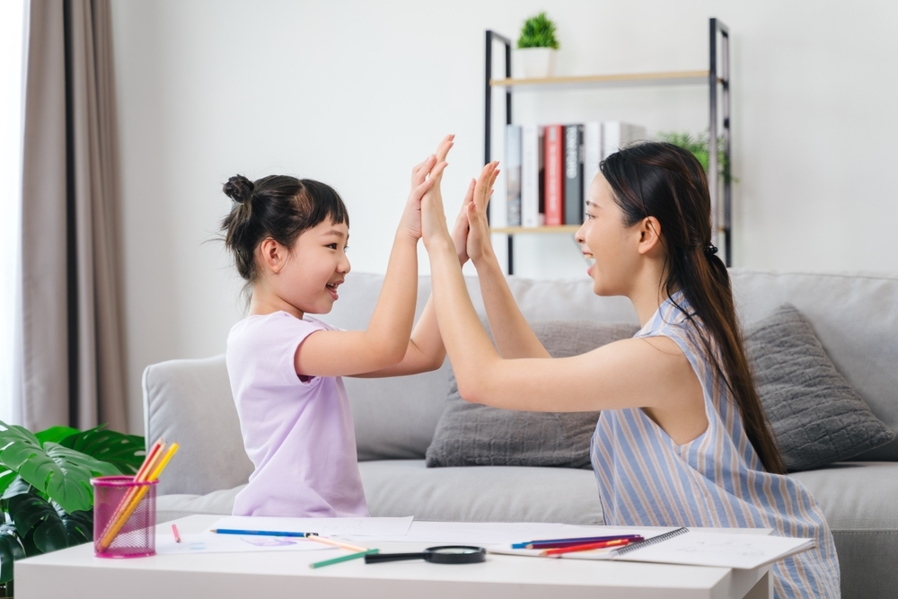 Ba mẹ nên làm gì để xây dựng tư duy tích cực cho con Ba mẹ nên làm gì để xây dựng tư duy tích cực cho trẻ