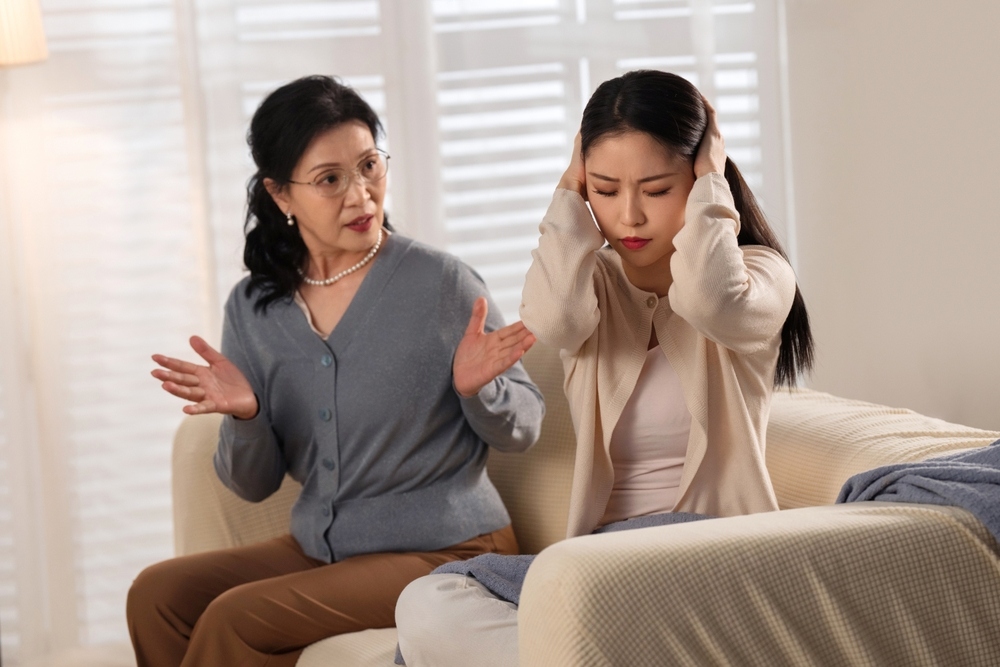 mâu thuẫn mẹ chồng nàng dâu​