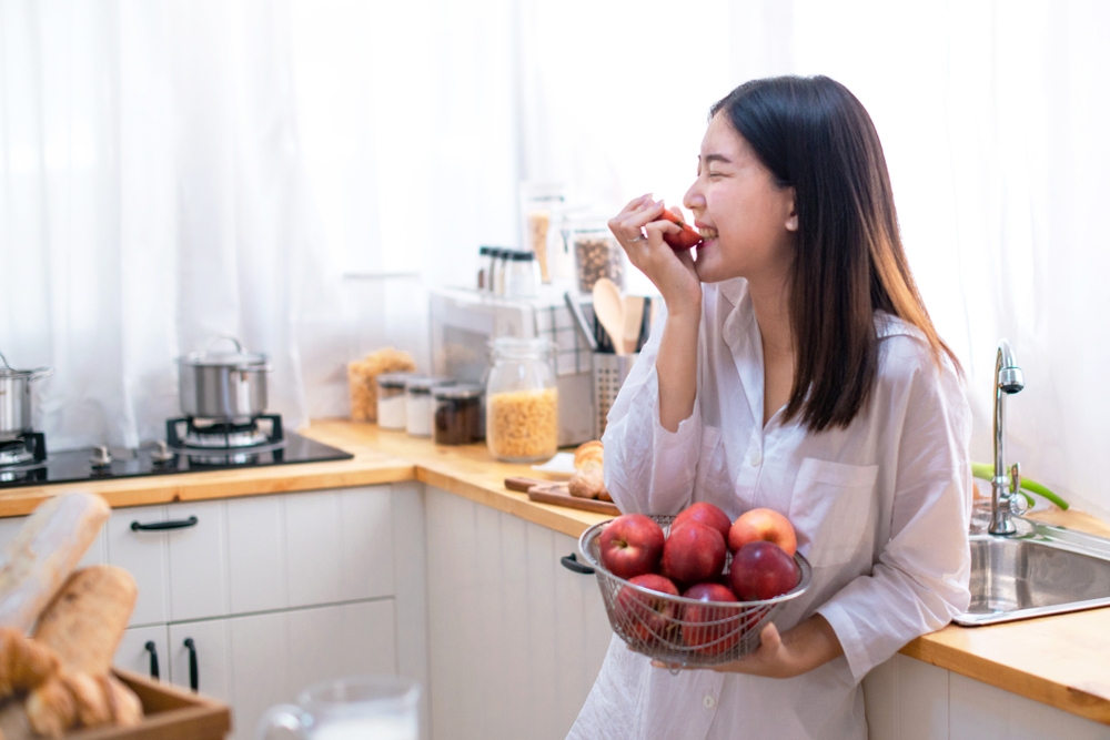 những loại trái cây lợi sữa cho mẹ sau sinh chính là táo những loại trái cây lợi sữa cho mẹ sau sinh là táo