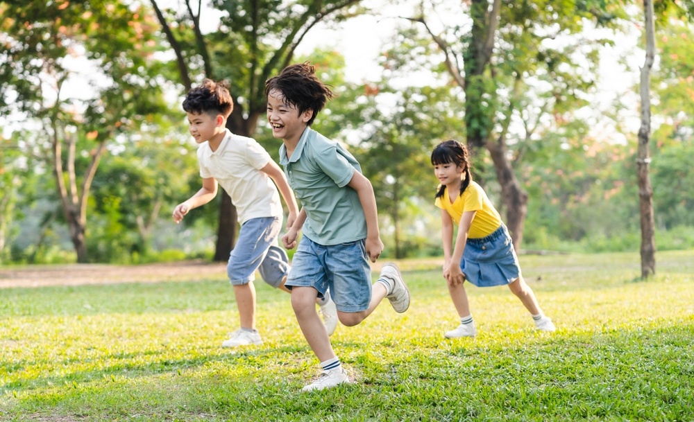 những lợi ích chung của hoạt động ngoài trời đối với trẻ Lợi ích chung của hoạt động ngoài trời đối với trẻ
