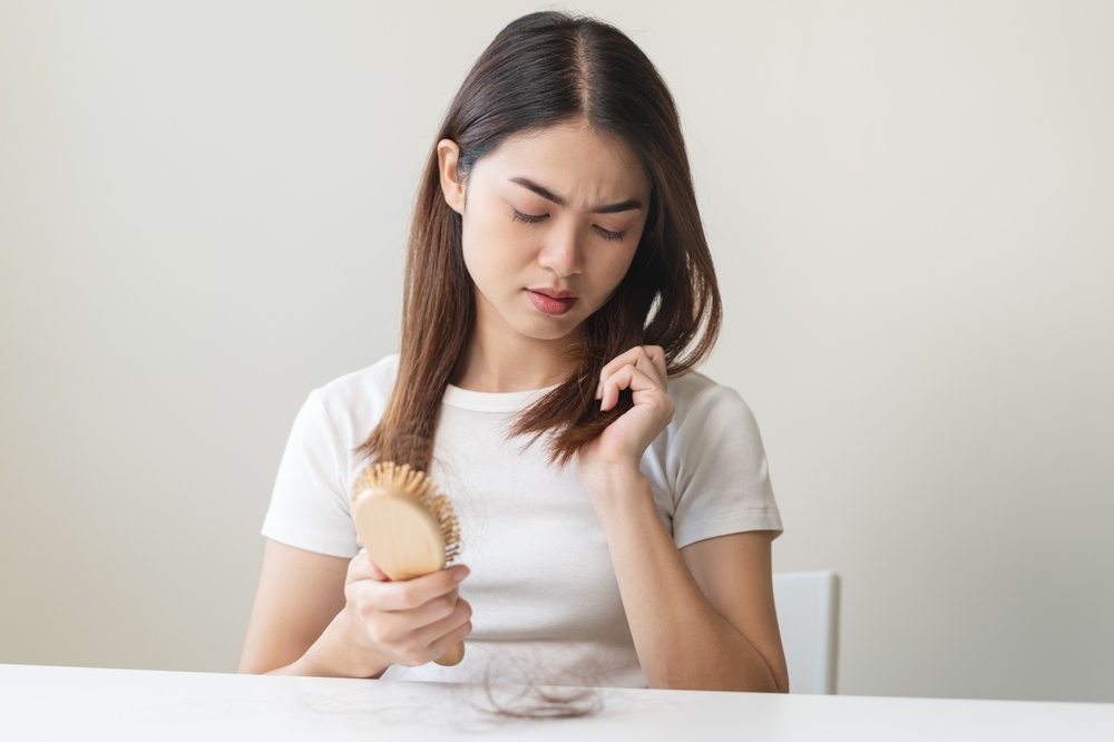 các nguyên nhân khiến tóc rụng nhiều Nguyên nhân khiến tóc rụng nhiều