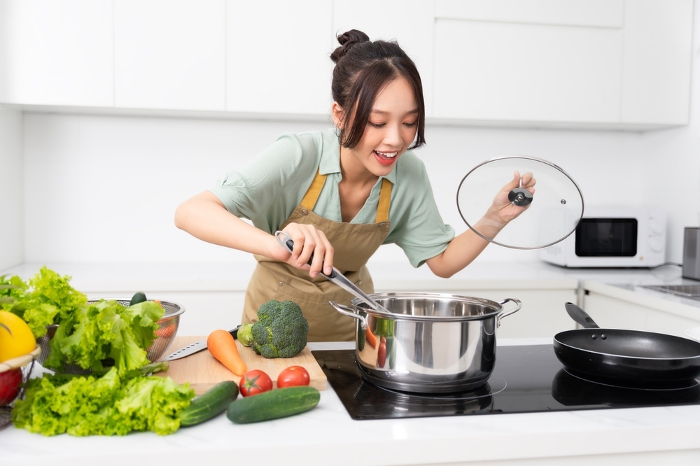 bữa cơm gia đình đơn giản​