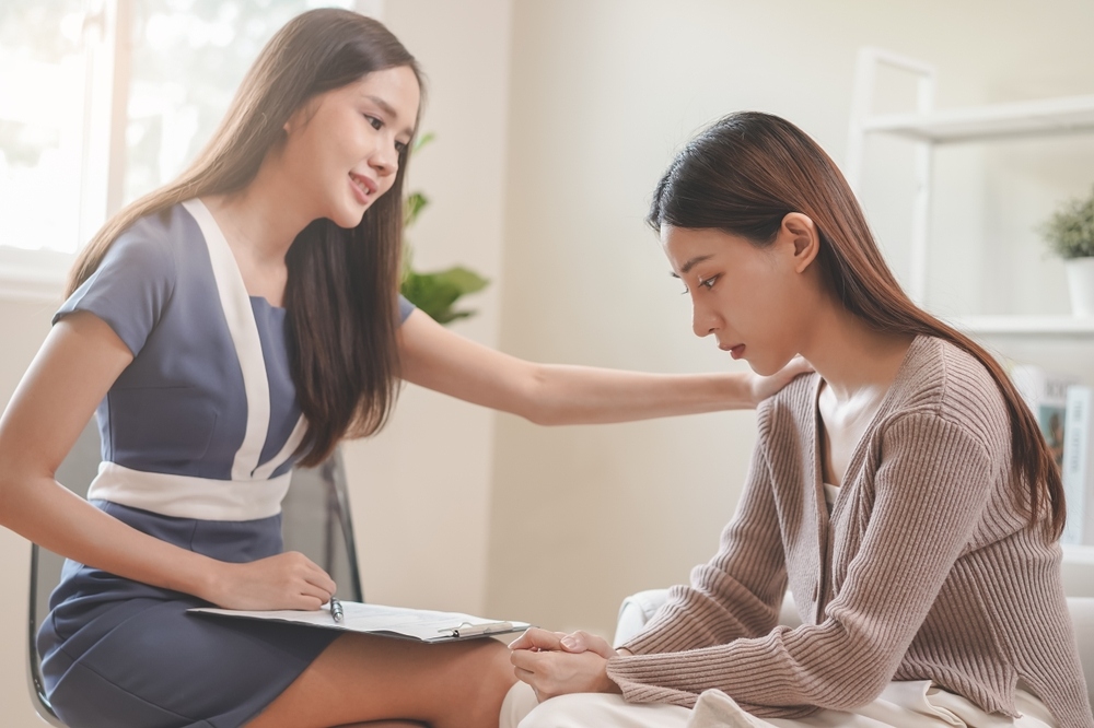 mong manh dễ vỡ nên tìm tới chuyên gia tâm lý mong manh dễ vỡ nên tìm đến chuyên gia tâm lý