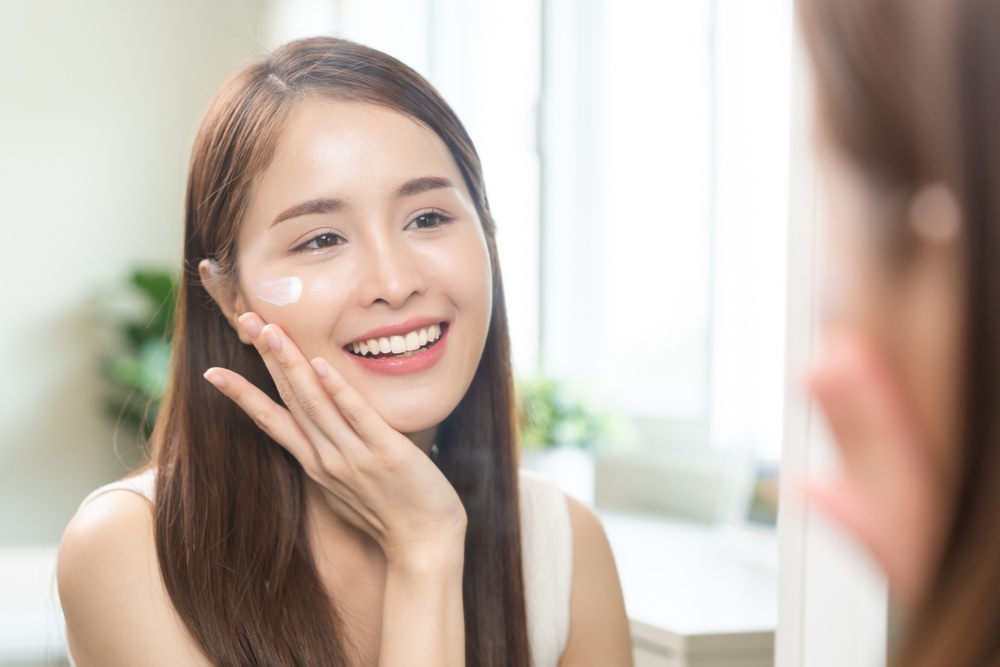 Cách thực hiện phương pháp rửa mặt kiểu 60 giây đúng cách Cách áp dụng phương pháp rửa mặt kiểu 60 giây đúng cách