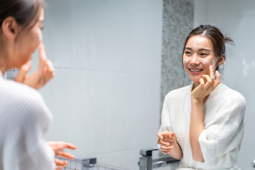 Rửa mặt bằng nước muối có làm mỏng da không và có nên dừng? 33 rửa mặt bằng nước muối