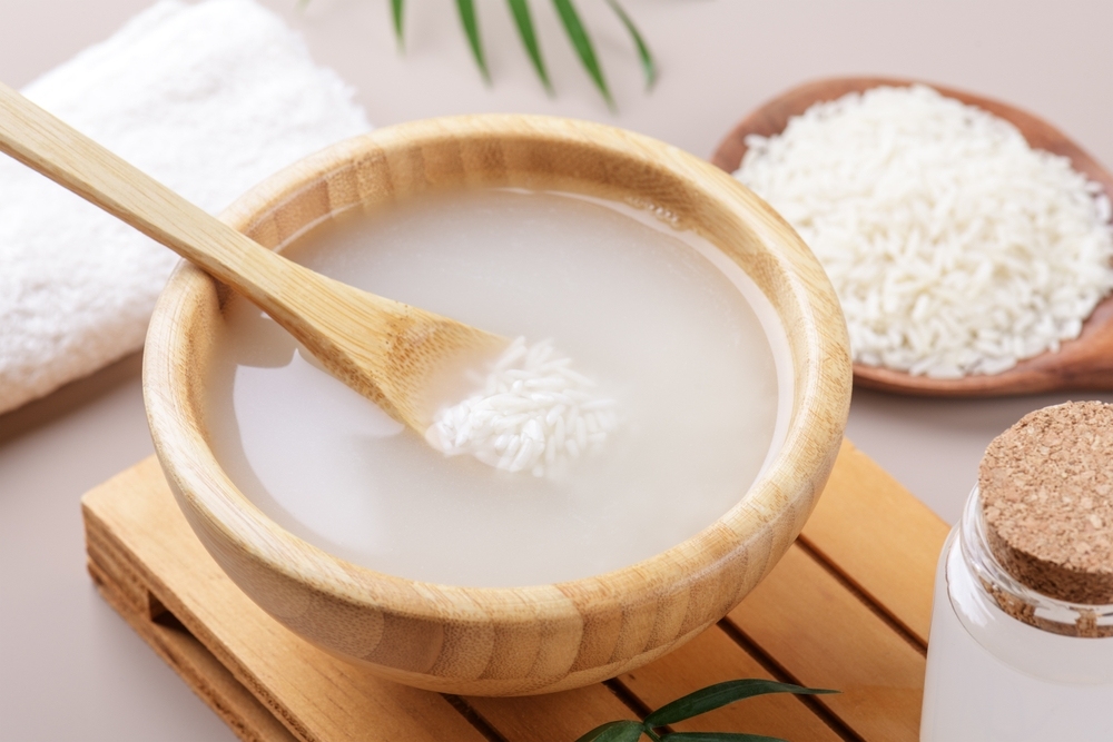 rửa mặt bằng nước vo gạo​