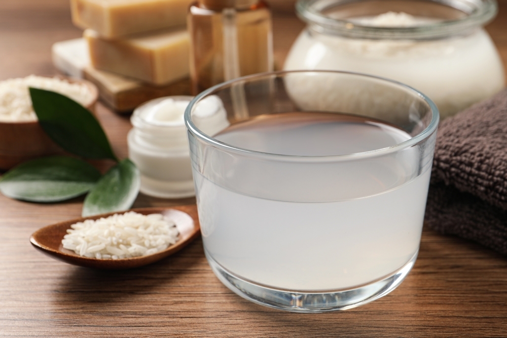 hướng dẫn cách rửa mặt bằng nước vo gạo đúng cách Cách rửa mặt bằng nước vo gạo đúng cách để không bị nổi mụn