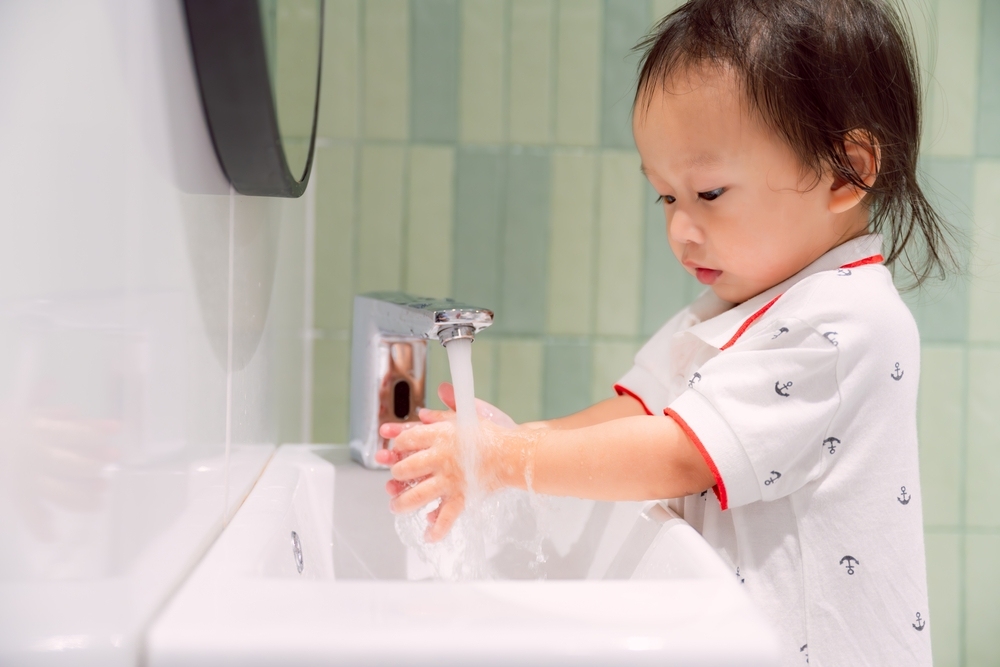 Vì sao trẻ vẫn bị đau bụng, tiêu chảy dù đã biết rửa tay trước khi ăn? 32 rửa tay trước khi ăn