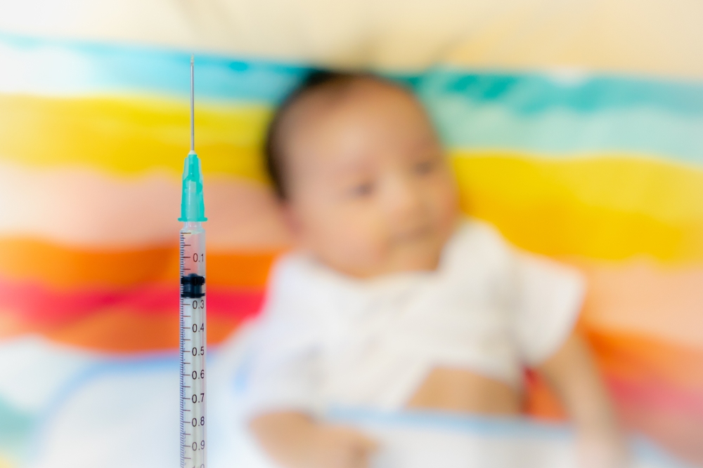 Các mũi tiêm cho trẻ sơ sinh và những hiểu lầm thường gặp của ba mẹ 33 Các mũi tiêm cho trẻ sơ sinh và những hiểu lầm thường gặp của ba mẹ