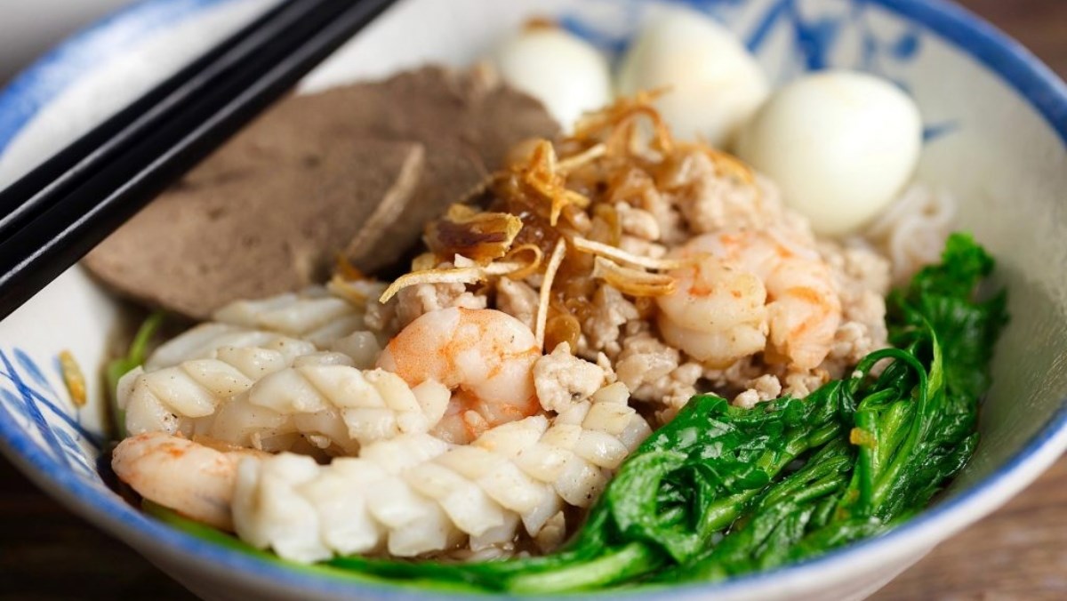 Cách làm hủ tiếu khô trộn nước tương ngon đúng điệu